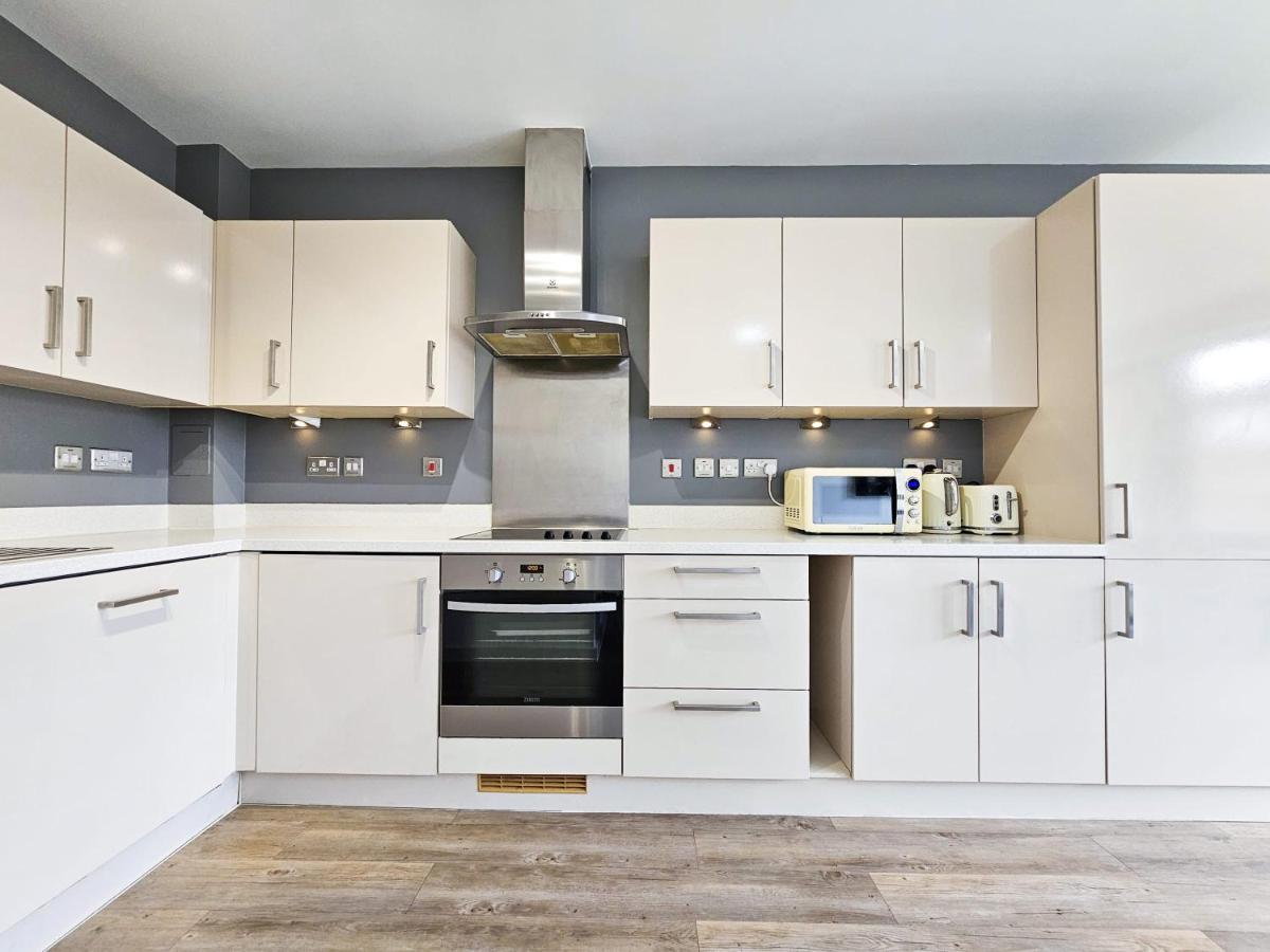 لندن Centrally Located Spacious Flat Near Canary Wharf المظهر الخارجي الصورة