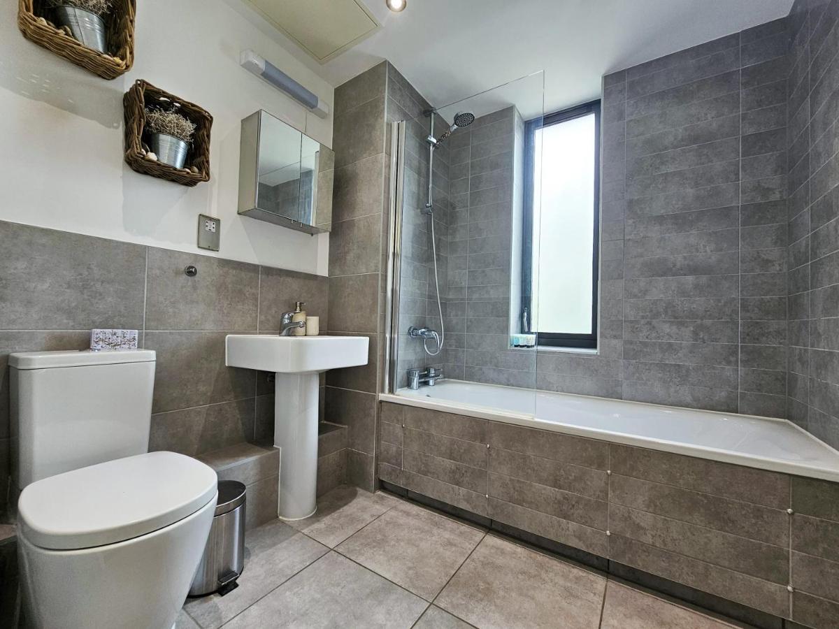 لندن Centrally Located Spacious Flat Near Canary Wharf المظهر الخارجي الصورة